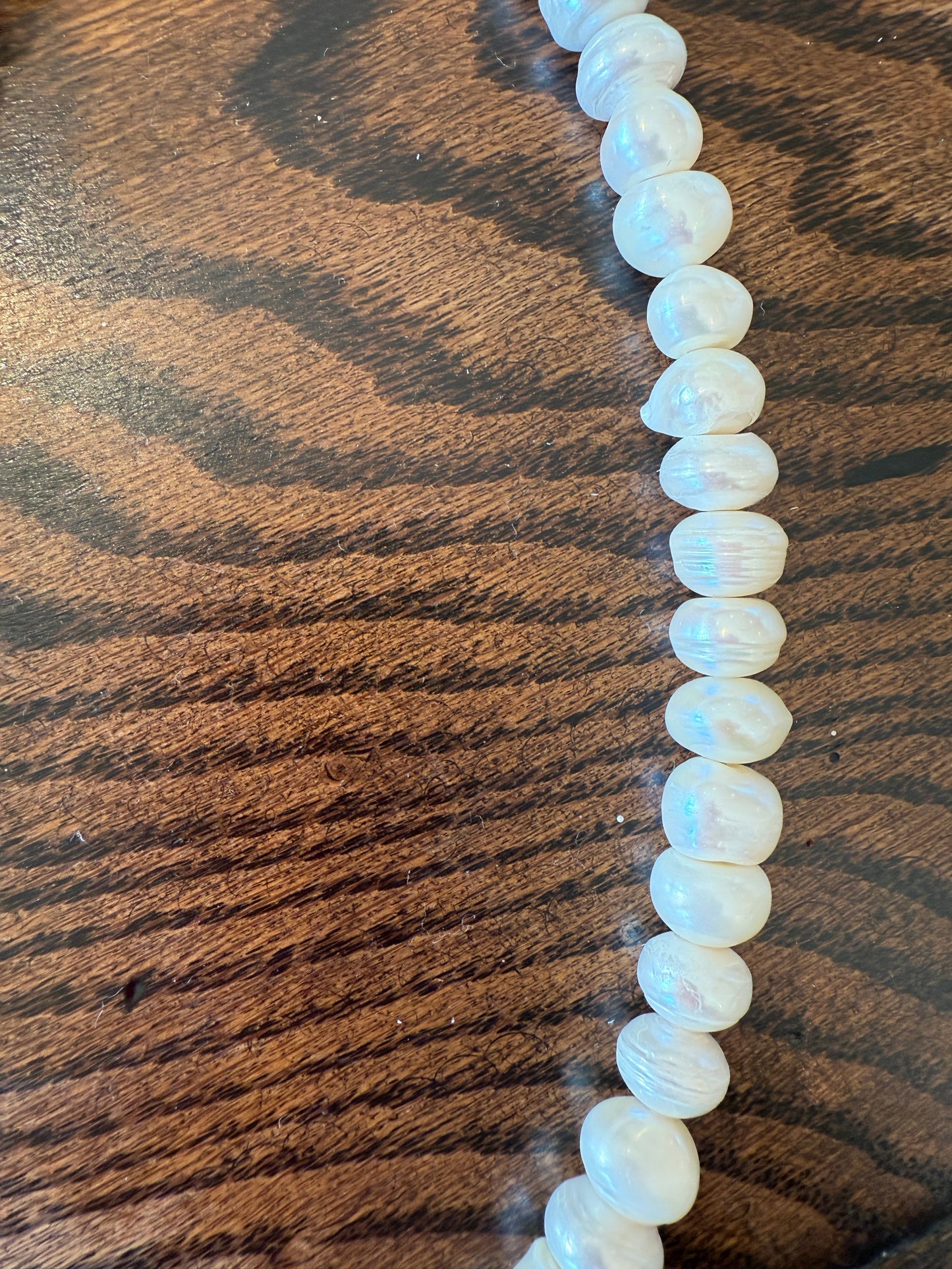 A Rare Bird- Short Pearl Rhinestone Necklace