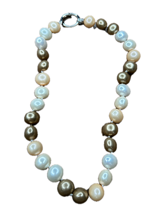 Short Brassy Pearl Necklace