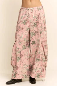 Davi & Dani- Floral Print Drop Pocket Pants (Pink)