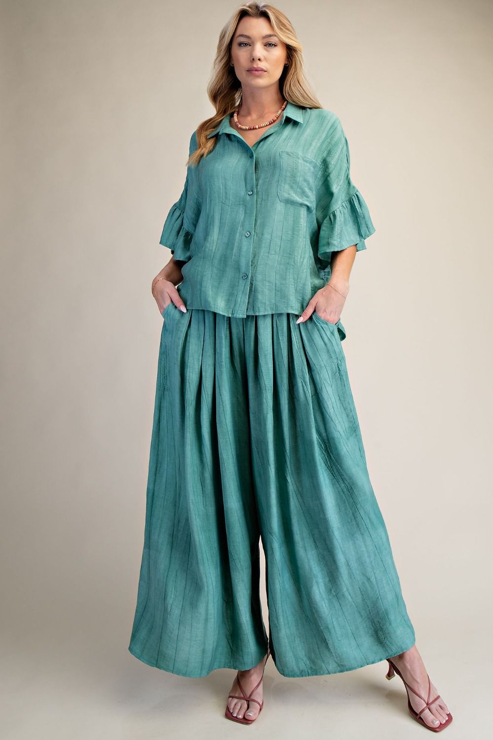 Easel- Textured Woven Palazzo Pants (Atlantis Green)