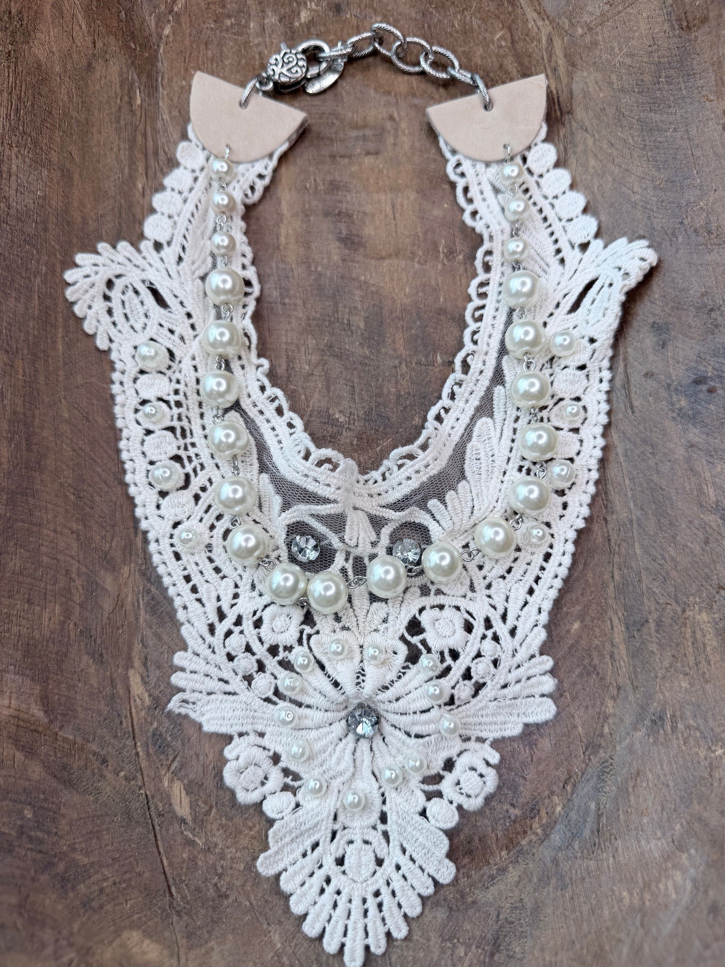 Sandra Ling- Pearls and Lace Bib Necklace (Crochet)