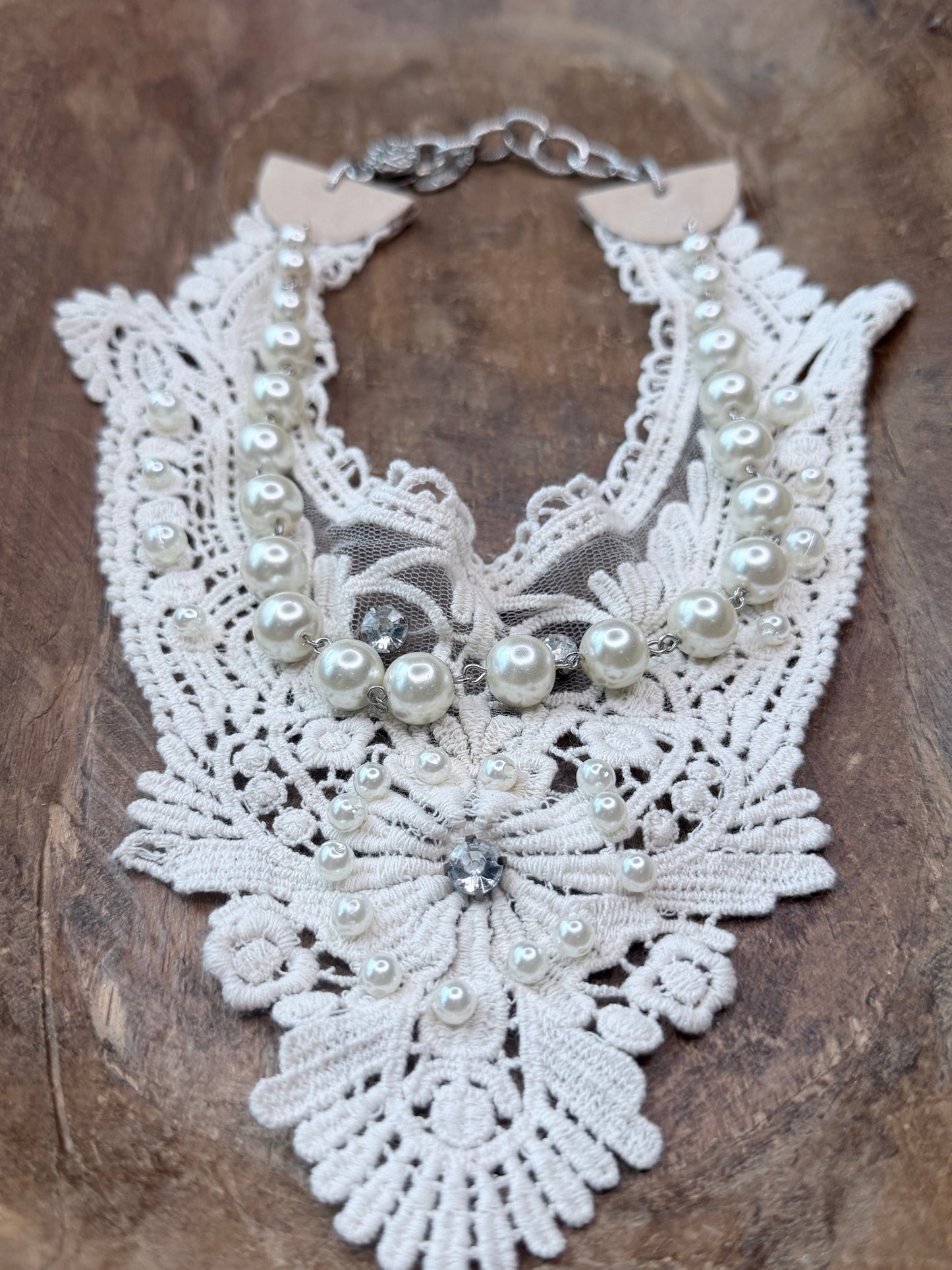 Sandra Ling- Pearls and Lace Bib Necklace (Crochet)