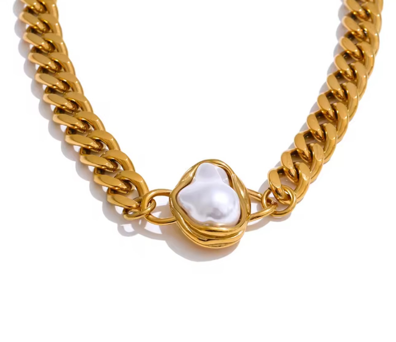 Abby Pearl Necklace