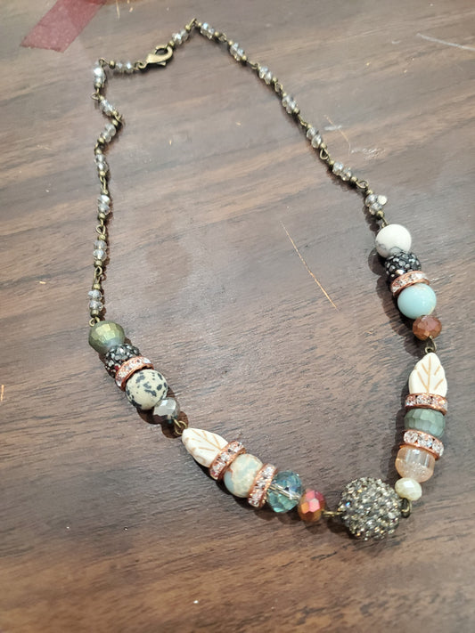 Short Pastel Green Tones Beaded Necklace