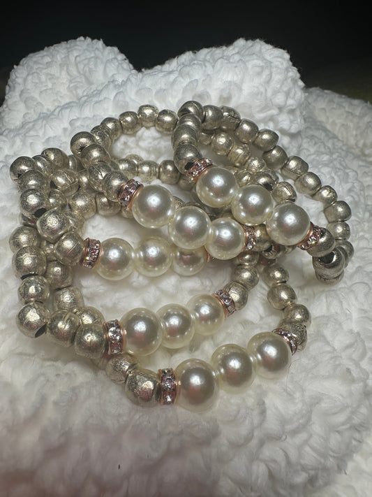 Count Your Blessings Pearl & African Bead Stretch Bracelet