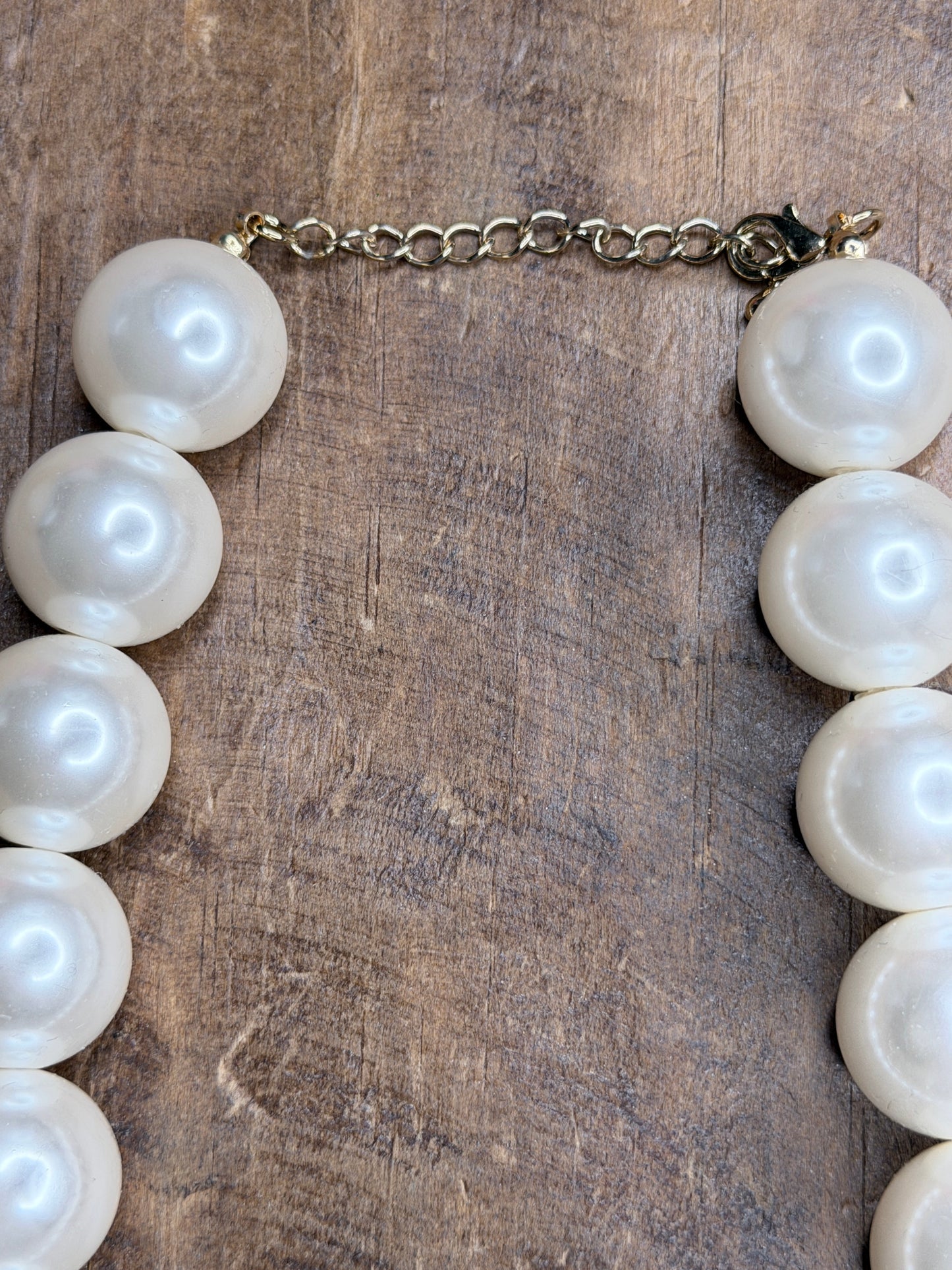Elegant Chunky Faux Pearl Necklace