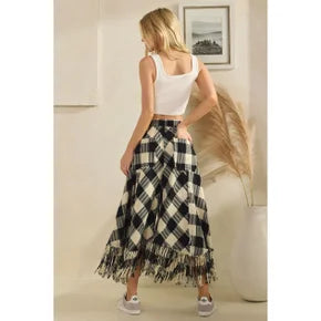 Oli & Hali- Washed Checkered Frayed Hem Pants (Black/White)