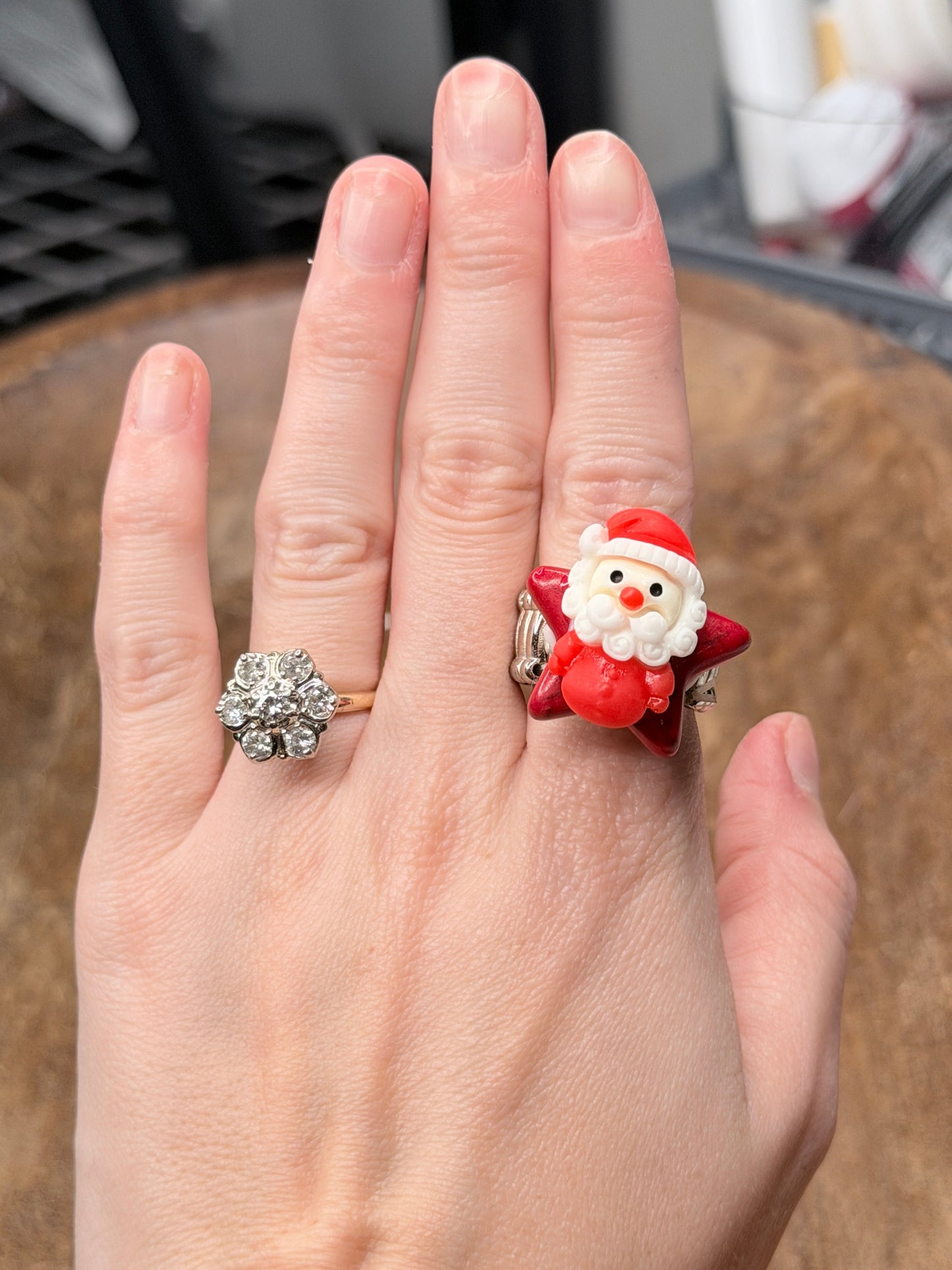 Santa Star Stretch Ring- ERR ORIGINAL
