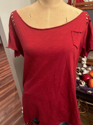 RARE BIRD - Rag Tee (Cranberry)